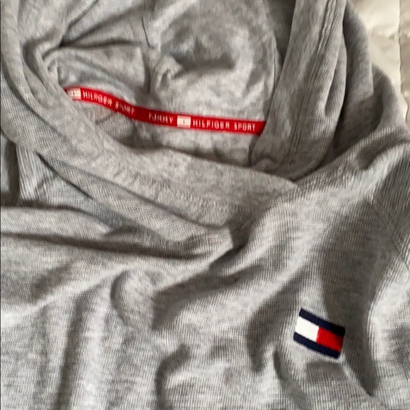 Grey Tommy Hilfiger sweater - Picture 2 of 2
